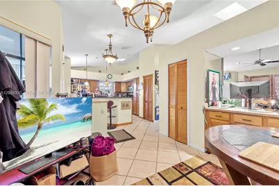 8220 Waterford Ln, Tamarac, FL 33321 - Photo 7