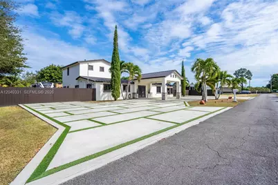 20221 SW 318th St, Homestead, FL 33030 - Photo 1
