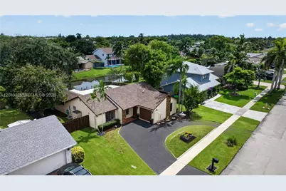 11861 NW 41st St, Sunrise, FL 33323 - Photo 37