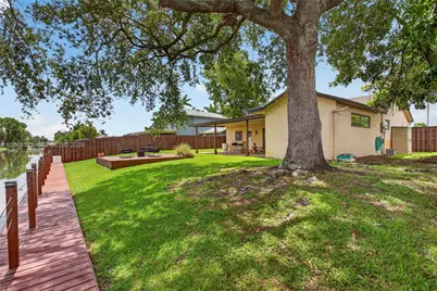 11861 NW 41st St, Sunrise, FL 33323 - Photo 9
