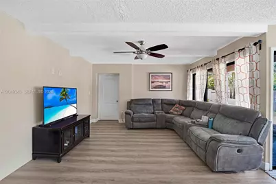 8650 SW 57th Ct, Cooper City, FL 33328 - Photo 5