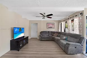 8650 SW 57th Ct, Cooper City, FL 33328 - Photo 5