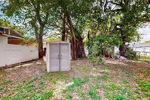 2760 NW 58th St, Miami, FL 33142 - Photo 29