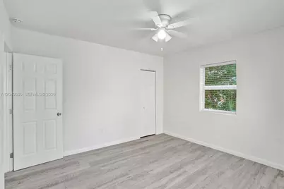 200 NW 13th St #5, Miami, FL 33136 - Photo 9