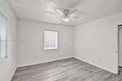 200 NW 13th St #5, Miami, FL 33136 - Photo 11