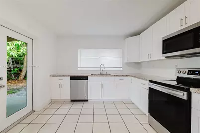 6130 Flagler St, Hollywood, FL 33023 - Photo 17