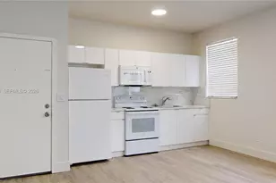828 Pennsylvania Ave, Miami Beach, FL 33139 - Photo 1