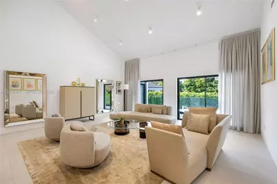 7180 E Lago Dr, Coral Gables, FL 33143 - Photo 17