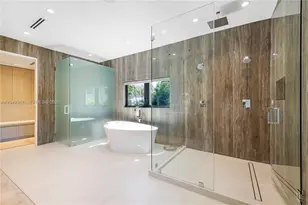 7180 E Lago Dr, Coral Gables, FL 33143 - Photo 9