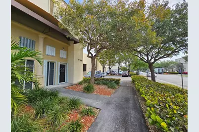 10475 NW 37th Terrace, Doral, FL 33178 - Photo 3