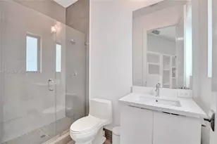 5742 E Brookfield Cir E, Hollywood, FL 33312 - Photo 15