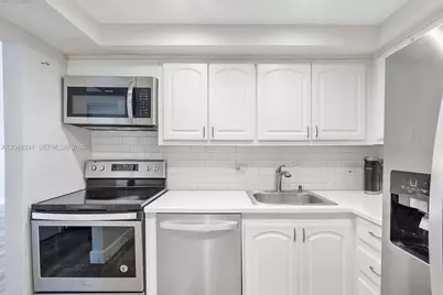 20515 E Country Club Dr #2044, Aventura, FL 33180 - Photo 9