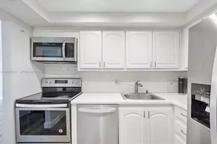 20515 E Country Club Dr, Aventura, FL 33180 - Photo 9