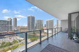 68 SE 6th St, Miami, FL 33131 - Photo 25