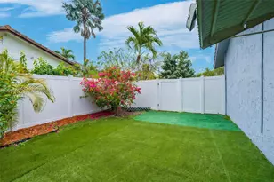 7211 NW 76th St, Tamarac, FL 33321 - Photo 15