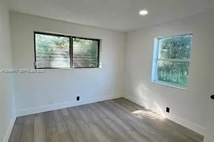 26 Virginia Rd, West Park, FL 33023 - Photo 5