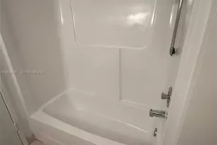 9741 Fontainebleau Blvd, Miami, FL 33172 - Photo 13