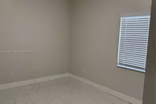 18344 NW 68th Ave, Hialeah, FL 33015 - Photo 17