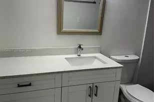 18344 NW 68th Ave, Hialeah, FL 33015 - Photo 11