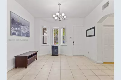 10183 NW 43rd Ter, Doral, FL 33178 - Photo 5