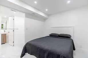 301 174th St, Sunny Isles Beach, FL 33160 - Photo 35