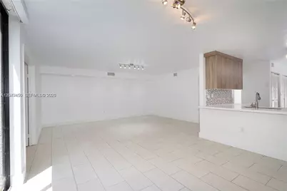 8124 SW 87th Ter, Miami, FL 33143 - Photo 7