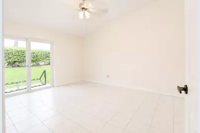 687 SE 22nd Dr, Homestead, FL 33033 - Photo 5