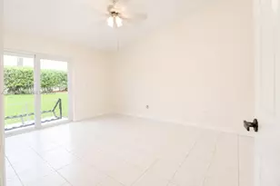 687 SE 22nd Dr, Homestead, FL 33033 - Photo 5