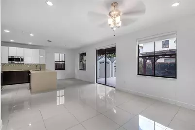 8850 NW 99th Path, Doral, FL 33178 - Photo 7