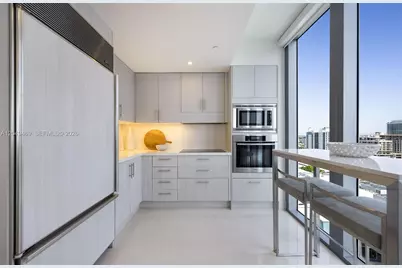 6799 Collins Ave #1402, Miami Beach, FL 33141 - Photo 7