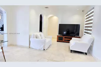 2105 NE 40th Ave, Homestead, FL 33033 - Photo 5