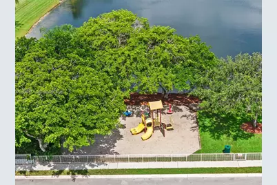 15973 SW 4th St, Pembroke Pines, FL 33027 - Photo 35