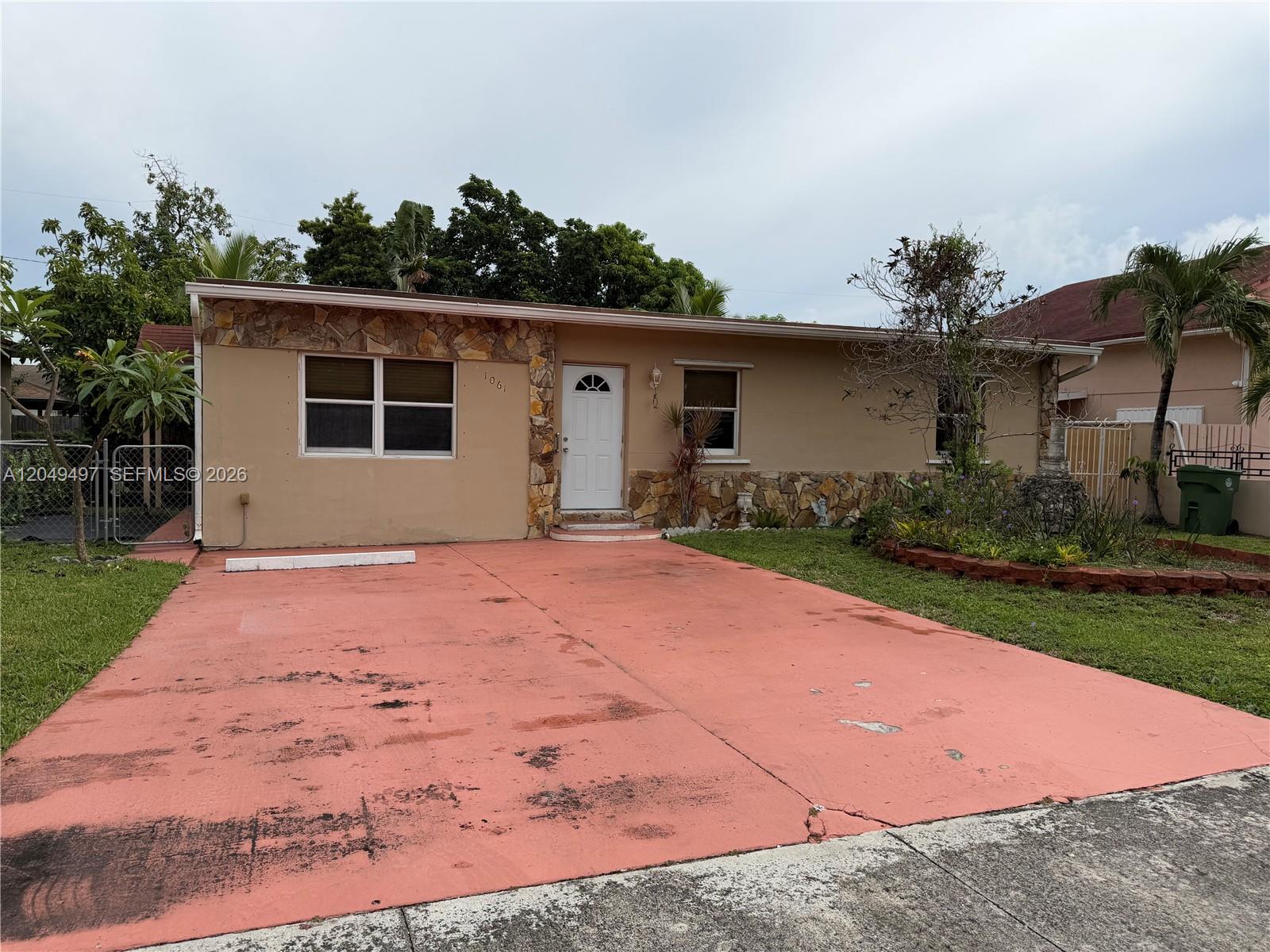 1061 E 20th St - 1061 E 20th St, Hialeah, FL 33013 Luxury Property | Jose Angel Pina