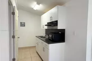 2461 NW 5th St, Miami, FL 33125 - Photo 5