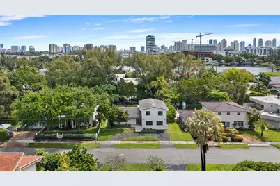 19731 NE 24th Ave, Miami, FL 33180 - Photo 45