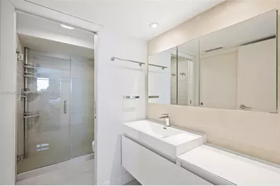 2333 Brickell Ave #1909, Miami, FL 33129 - Photo 15