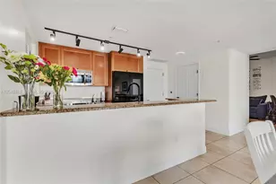 55 Merrick Wy, Coral Gables, FL 33134 - Photo 11
