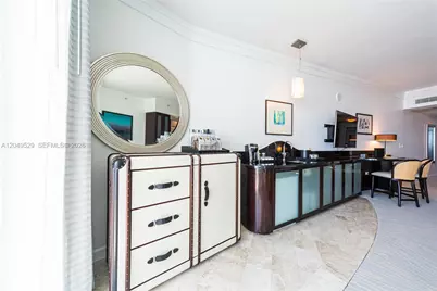 4391 Collins Ave #1015, Miami Beach, FL 33140 - Photo 5