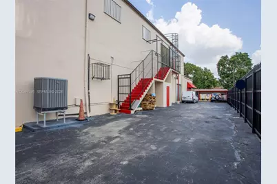 249-275 W 29th St, Hialeah, FL 33012 - Photo 17