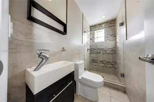 490 W 33rd Pl, Hialeah, FL 33012 - Photo 19