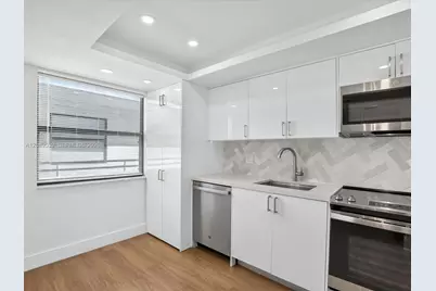 8201 Byron Ave #502, Miami Beach, FL 33141 - Photo 15