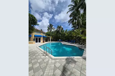 771 N Pine Island Rd #106, Plantation, FL 33324 - Photo 3