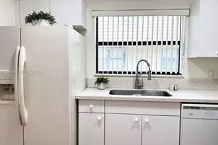 14240 SW 94th Cir Ln, Miami, FL 33186 - Photo 23