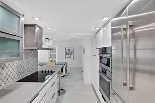6039 Collins Ave, Miami Beach, FL 33140 - Photo 5