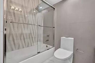 6039 Collins Ave #1624, Miami Beach, FL 33140 - Photo 21
