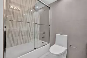 6039 Collins Ave, Miami Beach, FL 33140 - Photo 21