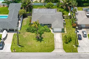 1915 Jacaranda Dr, Fort Pierce, FL 34949 - Photo 1