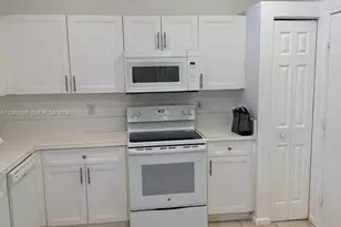 9064 NW 54th St, Sunrise, FL 33351 - Photo 13