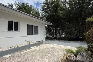6723 NE Miami Pl, Miami, FL 33138 - Photo 15