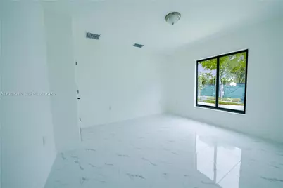 1112 NW 81st St, Miami, FL 33150 - Photo 33